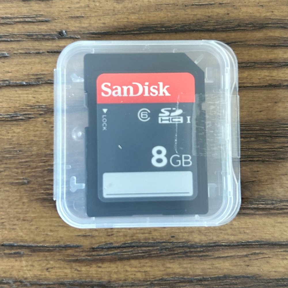 SanDisk 8GB SD HC I Memory Card New Sealed
